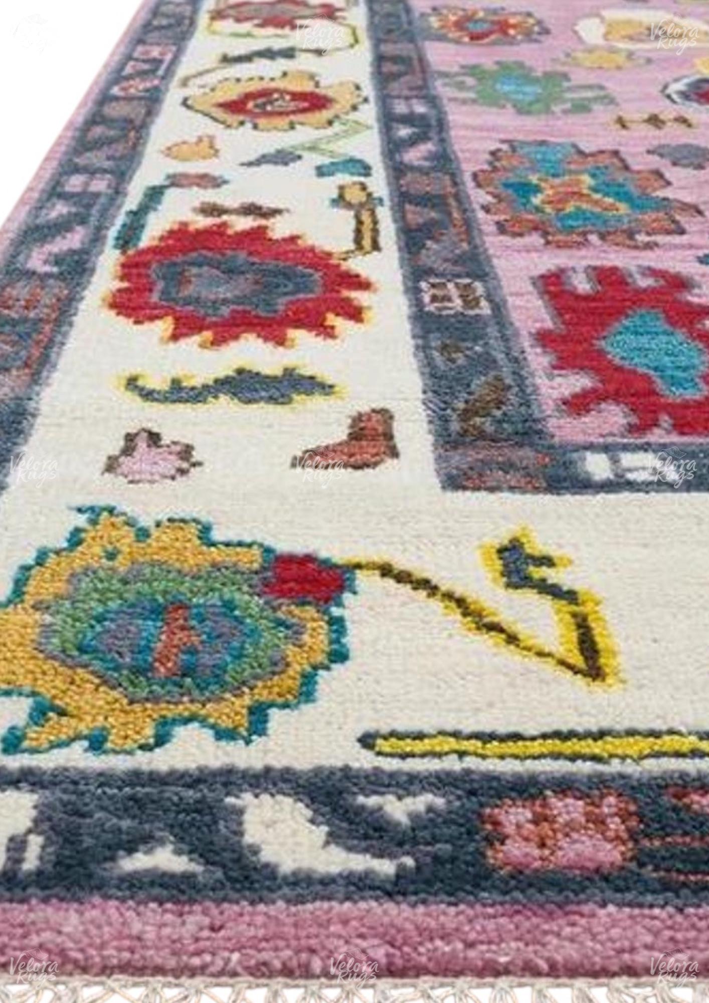 Hand-Knotted Oushak Wool Rug: Beige & Pink Turkish Design